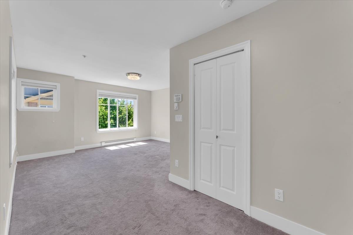 Photo 9 of 52 8633 159 Street, Surrey BC