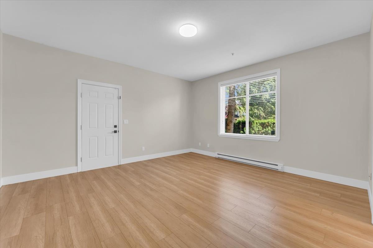 Photo 4 of 52 8633 159 Street, Surrey BC