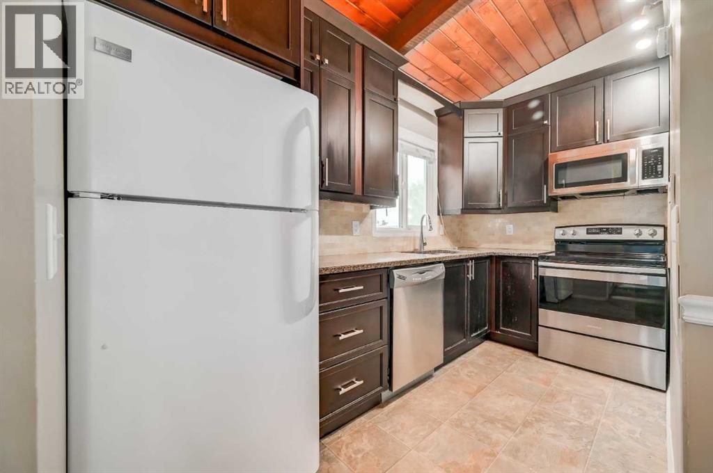 Single Family House Bi-level for Sale in   Street SW Oakridge Calgary 