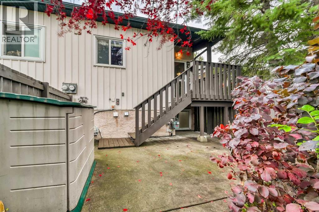 Single Family House Bi-level for Sale in   Street SW Oakridge Calgary 