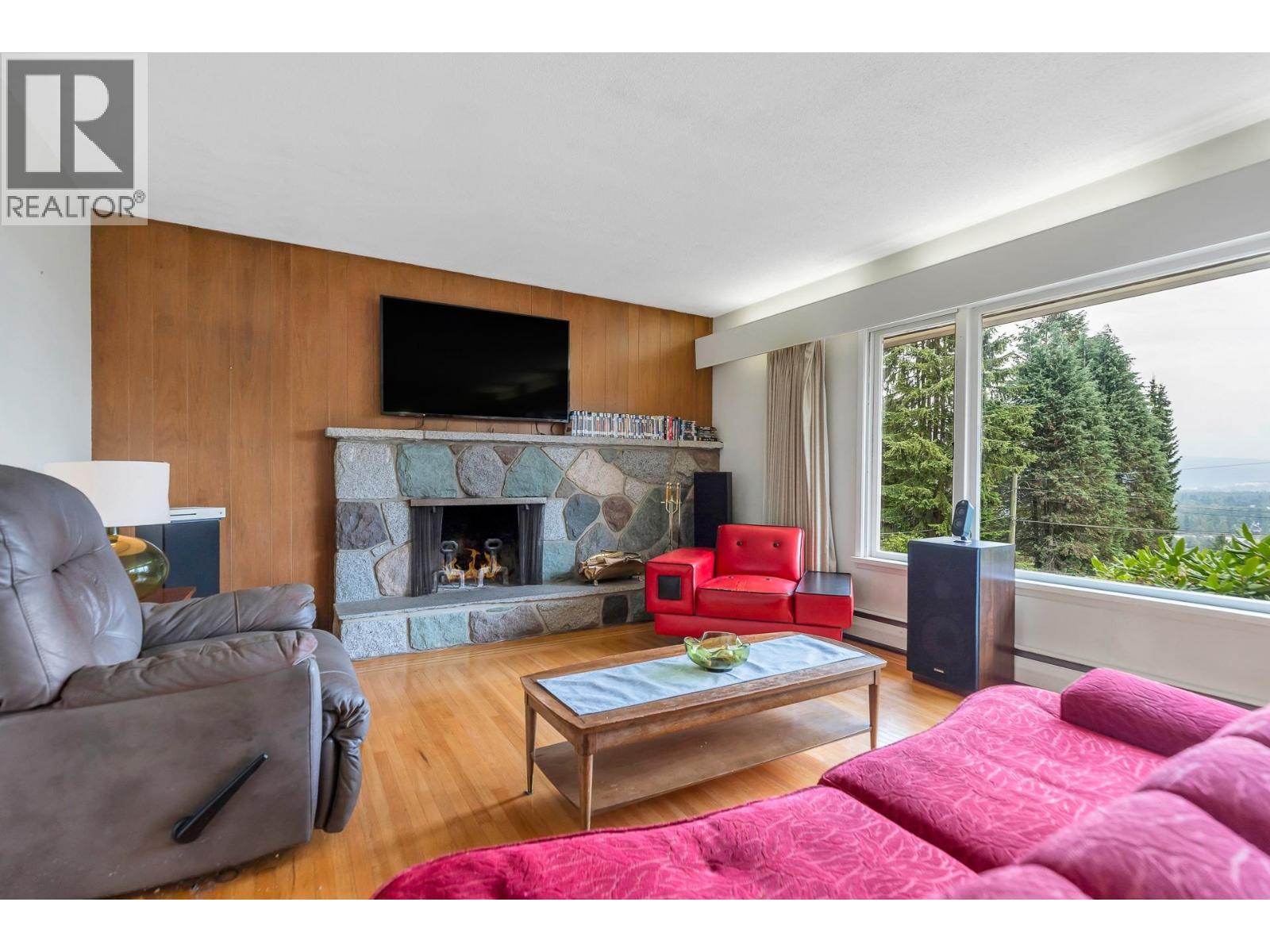 Photo 11 of 3088 Lazy A Street, Coquitlam BC