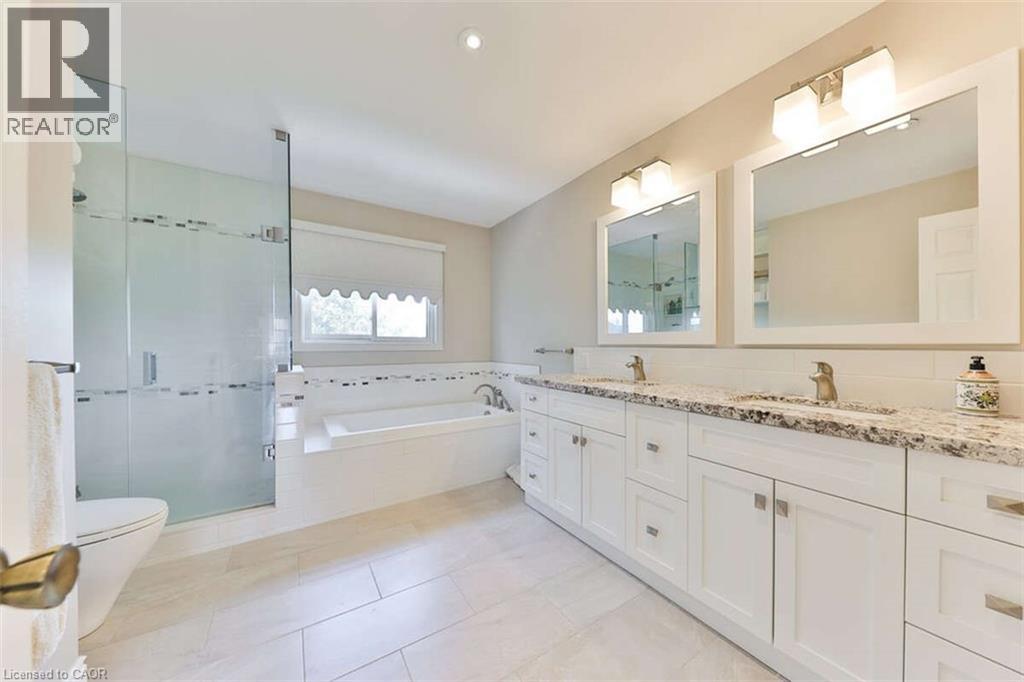 Photo 34 of 5275 Thornwood Drive, Mississauga ON