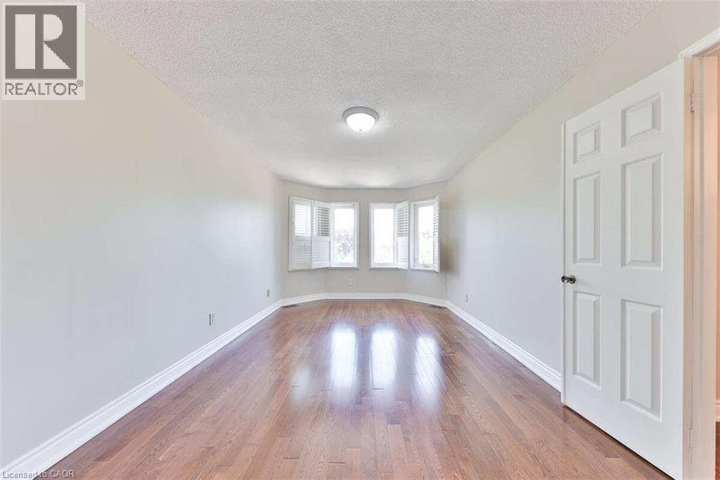 Photo 33 of 5275 Thornwood Drive, Mississauga ON