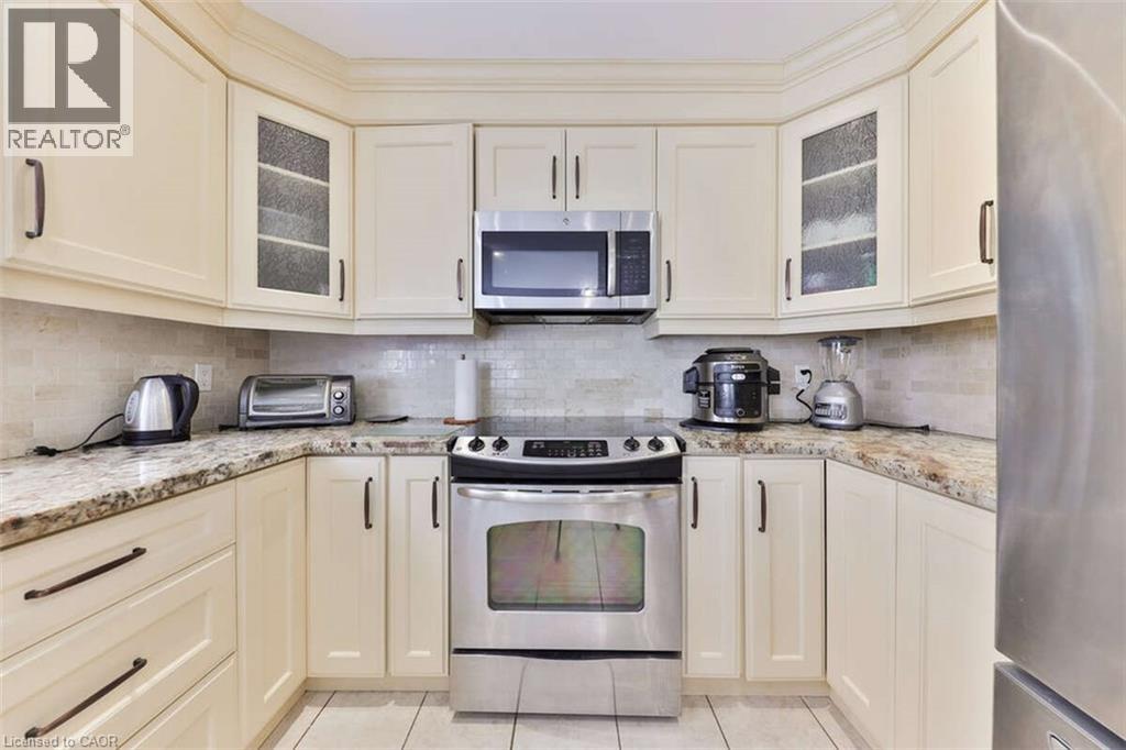 Photo 17 of 5275 Thornwood Drive, Mississauga ON