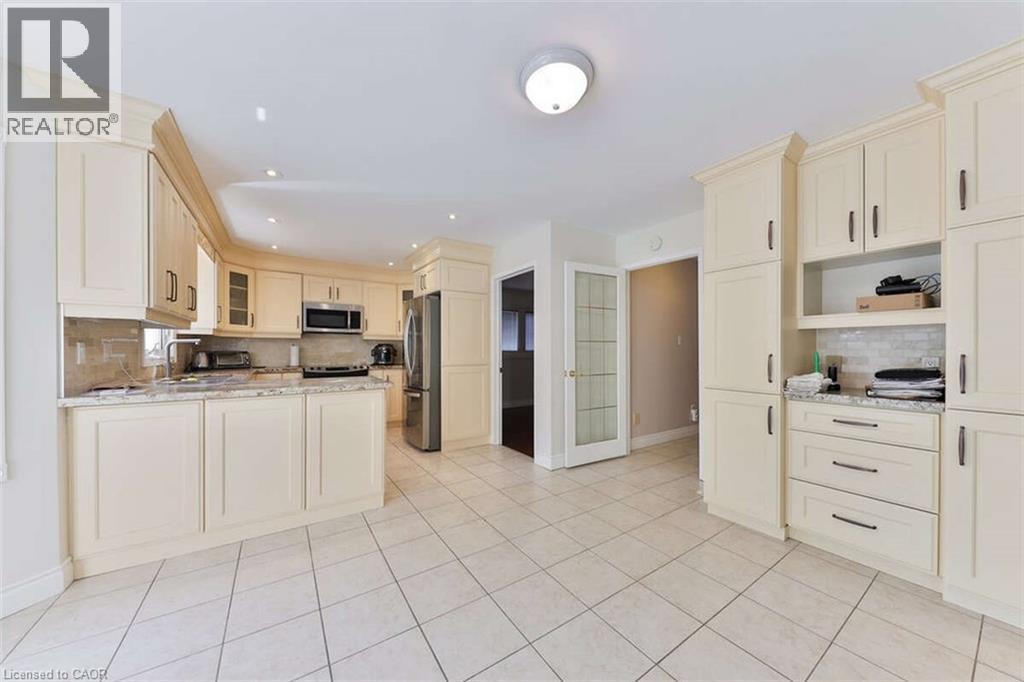 Photo 15 of 5275 Thornwood Drive, Mississauga ON