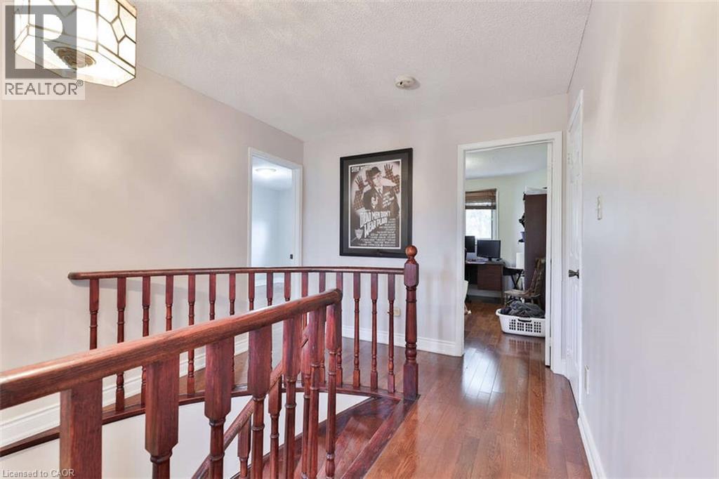 Photo 29 of 5275 Thornwood Drive, Mississauga ON