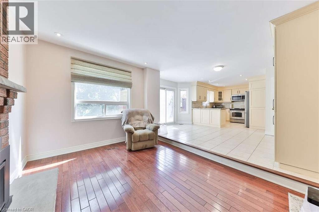 Photo 23 of 5275 Thornwood Drive, Mississauga ON