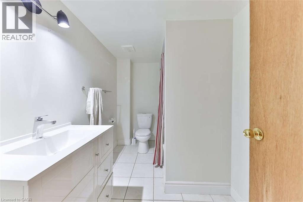 Photo 42 of 5275 Thornwood Drive, Mississauga ON