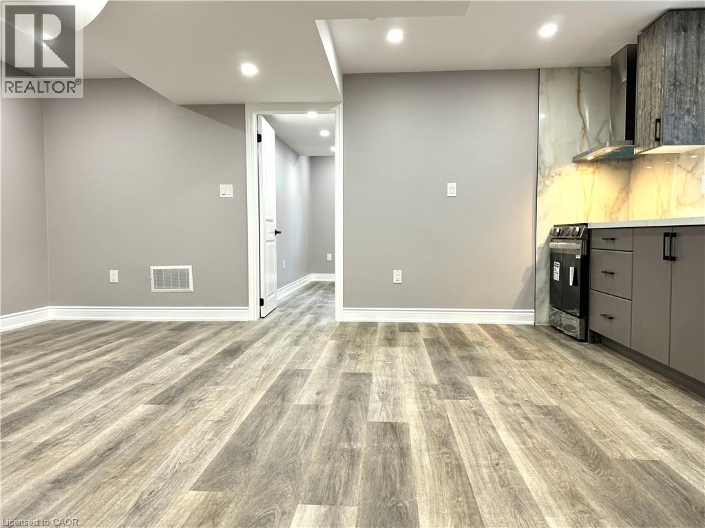 Photo 5 of 35 Loxleigh Lane Unit B, Breslau ON