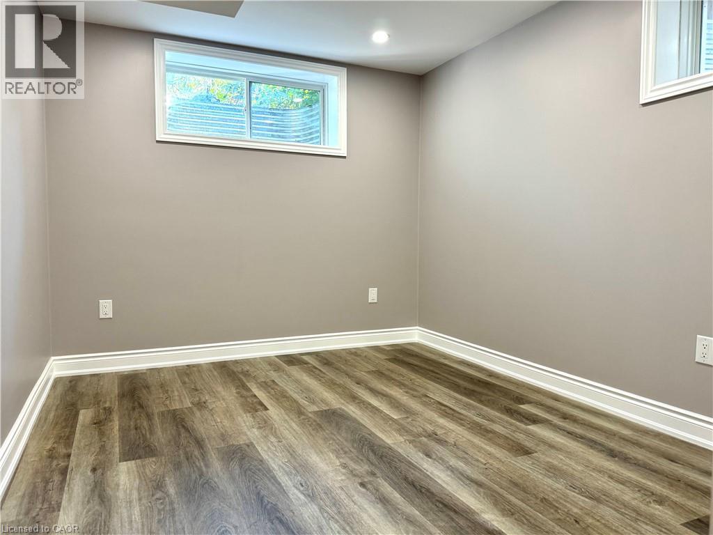 Photo 10 of 35 Loxleigh Lane Unit B, Breslau ON