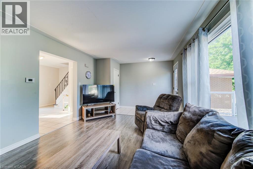 Photo 6 of 124 Wilfred Avenue, Kitchener ON