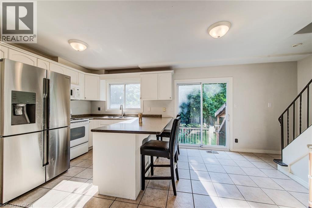 Photo 2 of 124 Wilfred Avenue, Kitchener ON