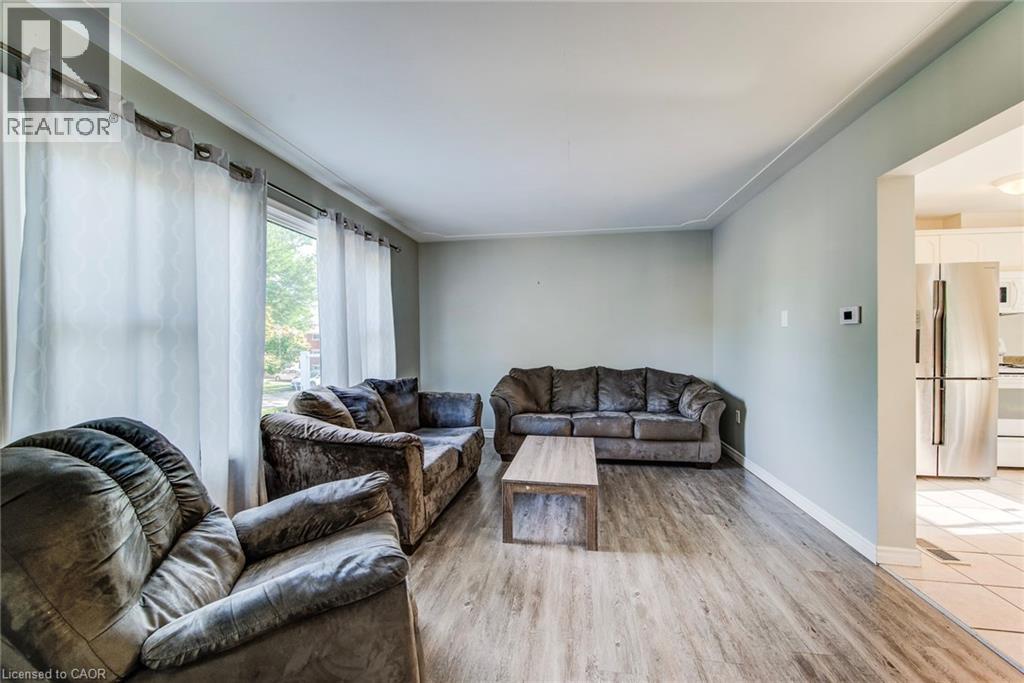 Photo 32 of 124 Wilfred Avenue, Kitchener ON
