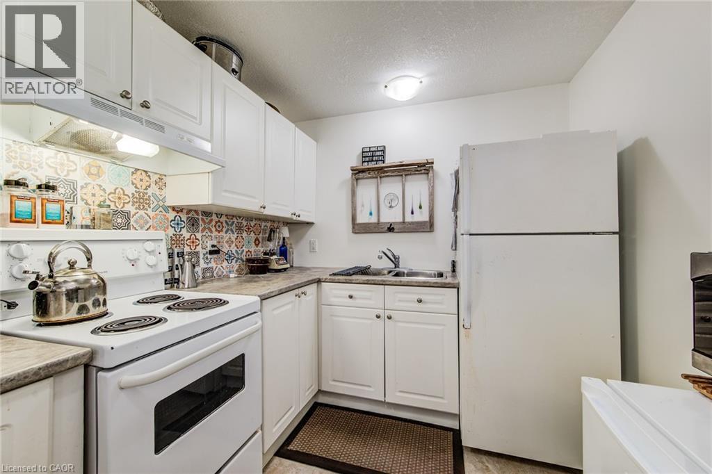 Photo 16 of 1023 Maple Leaf Street, Wellesley ON