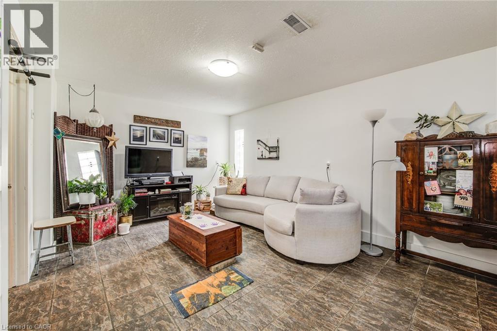 Photo 13 of 1023 Maple Leaf Street, Wellesley ON