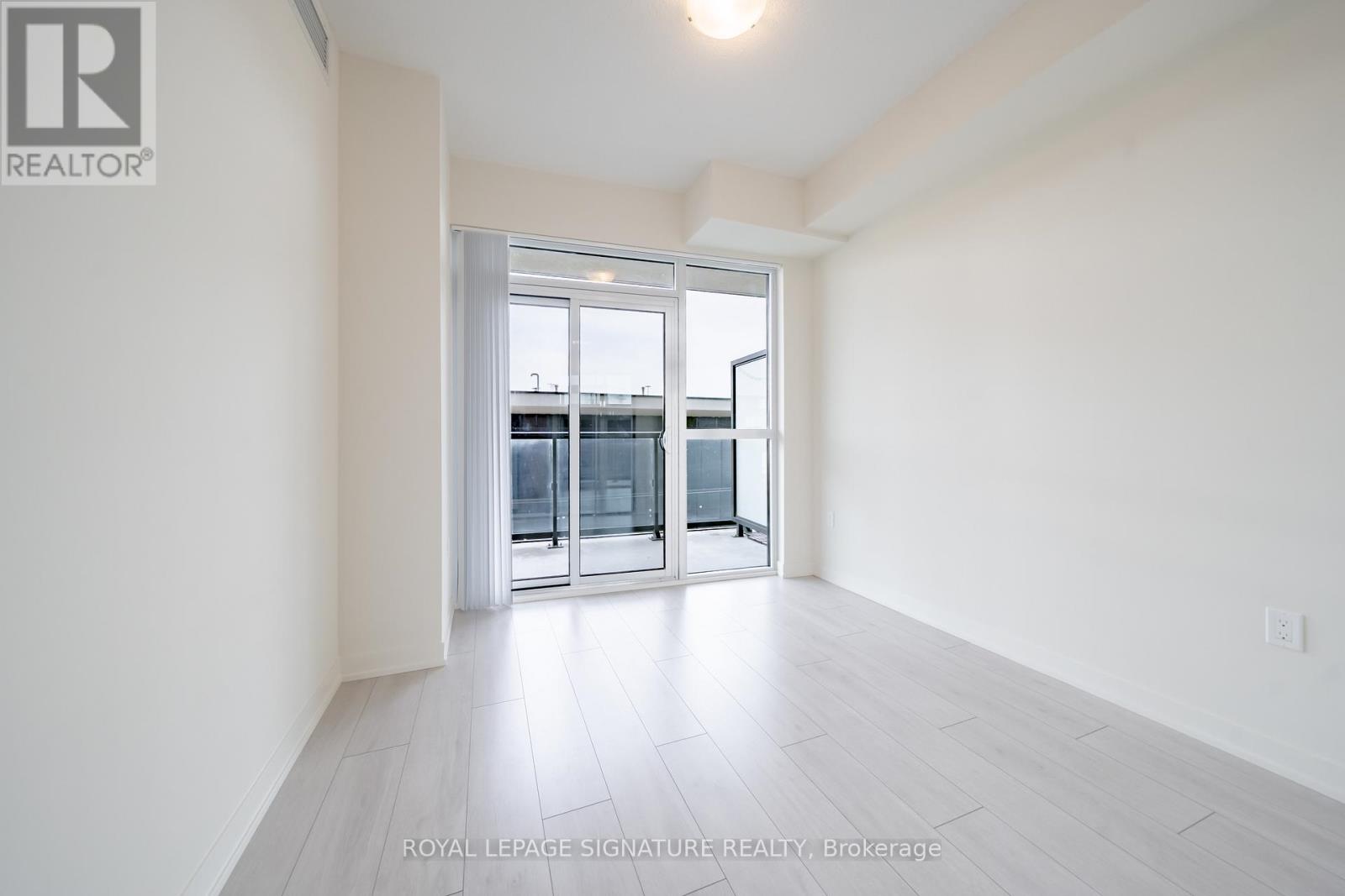 Photo 14 of 2208 38 Annie Craig Drive, Toronto ON