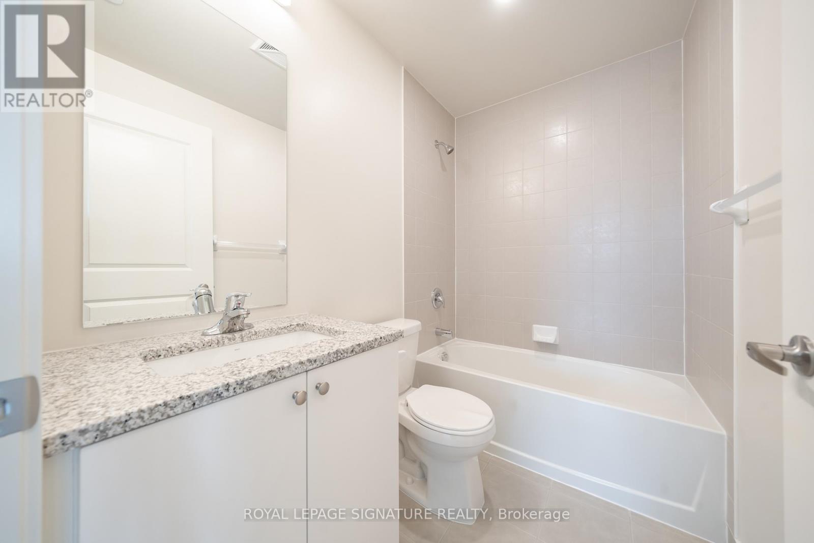 Photo 7 of 2208 38 Annie Craig Drive, Toronto ON