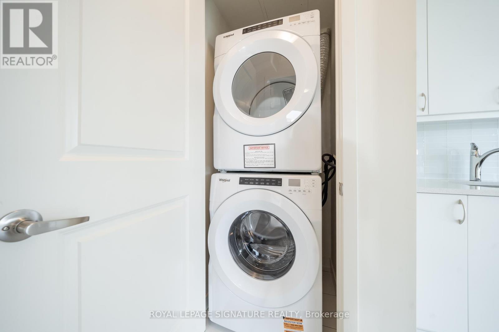 Photo 22 of 2208 38 Annie Craig Drive, Toronto ON