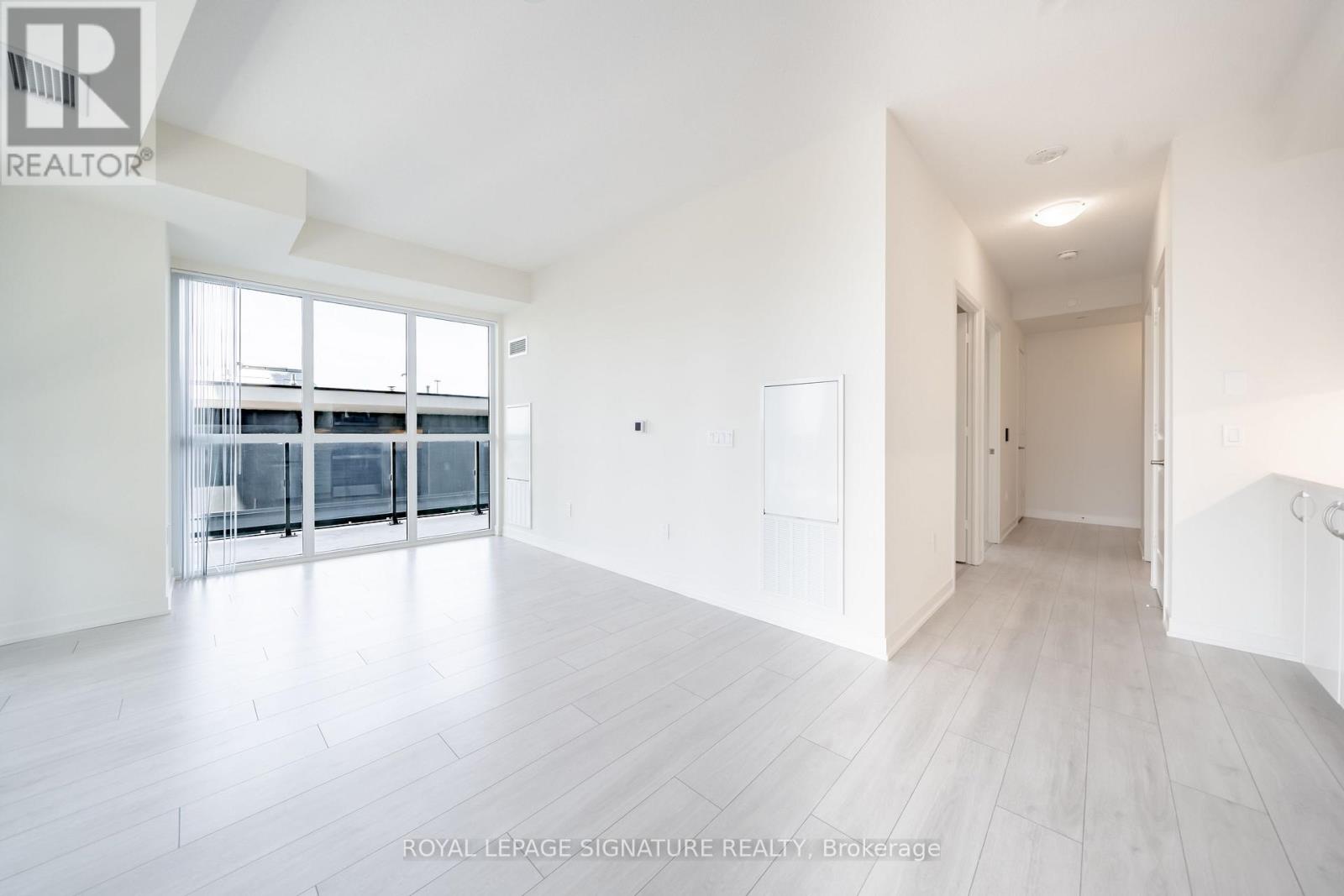 Photo 12 of 2208 38 Annie Craig Drive, Toronto ON