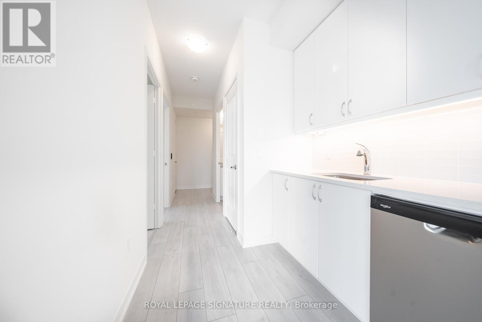 Photo 27 of 2208 38 Annie Craig Drive, Toronto ON