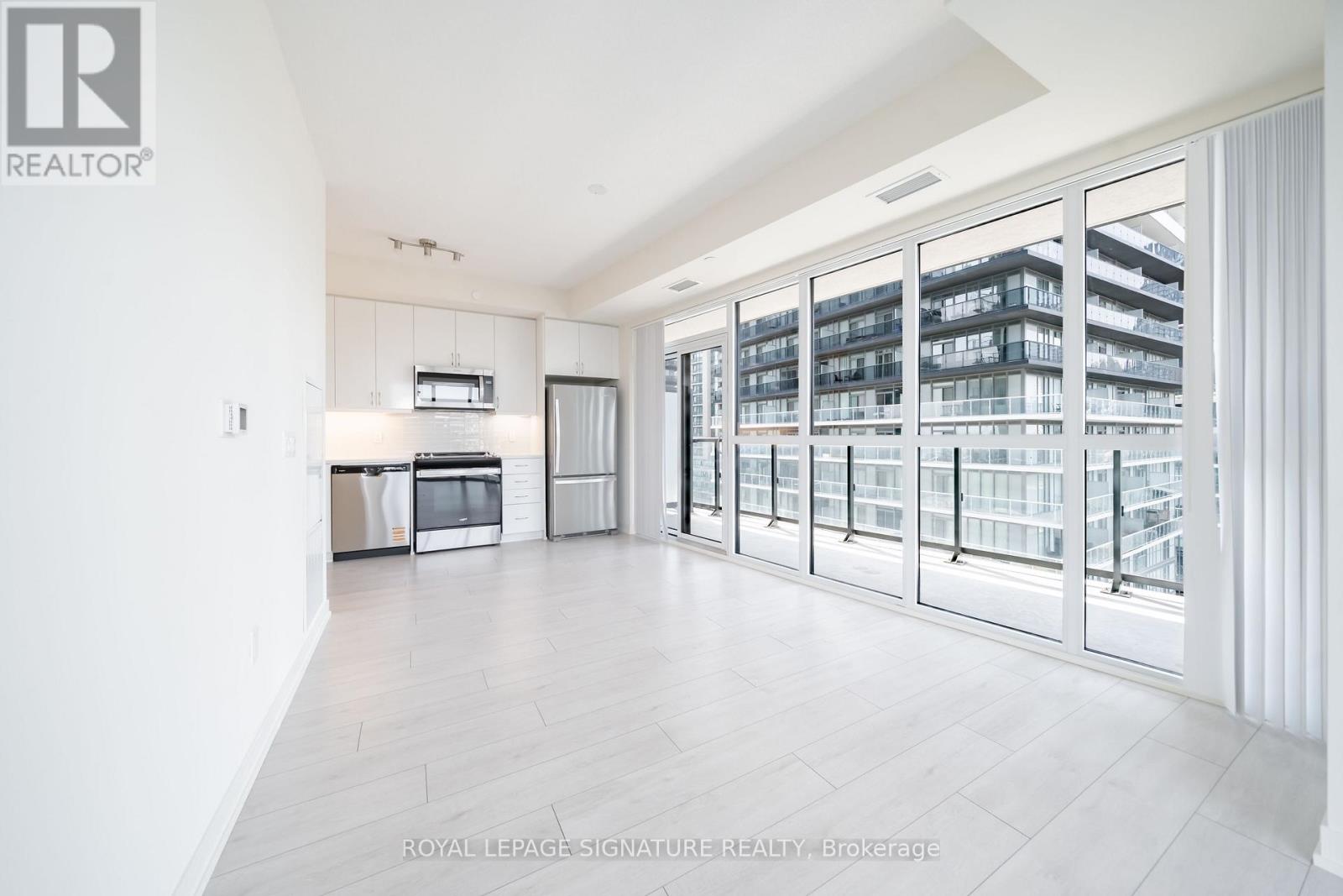 Photo 13 of 2208 38 Annie Craig Drive, Toronto ON