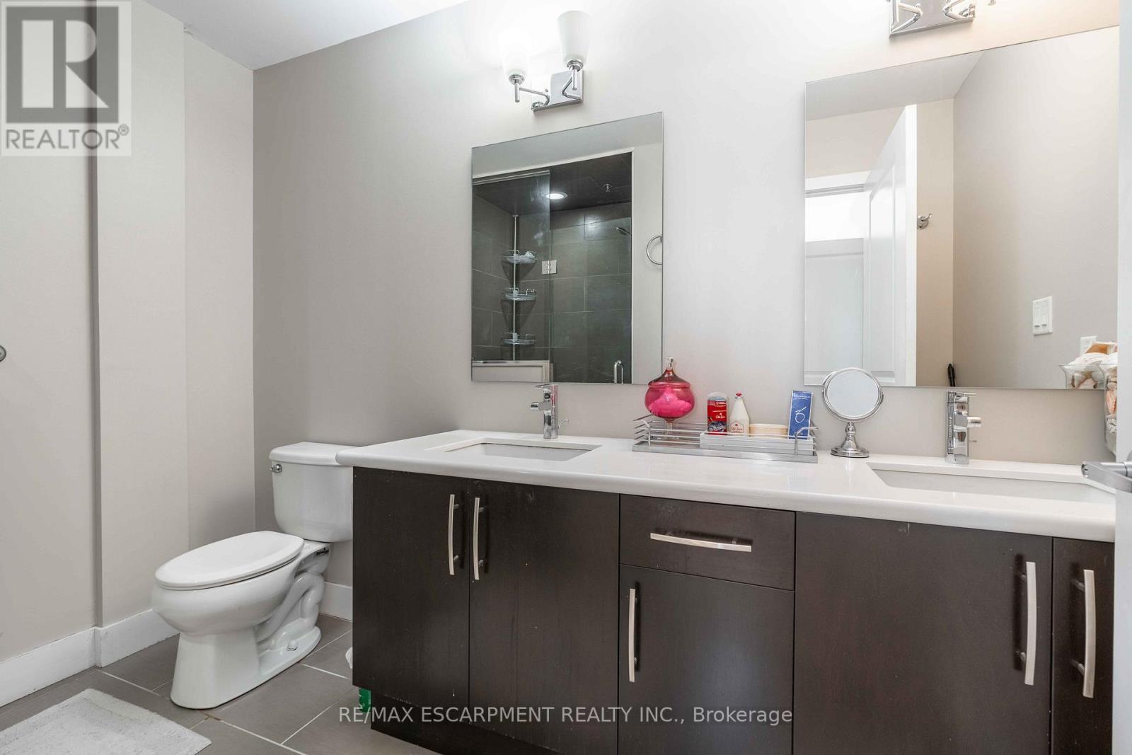 Photo 1 of 422 5317 Upper Middle Road, Burlington ON