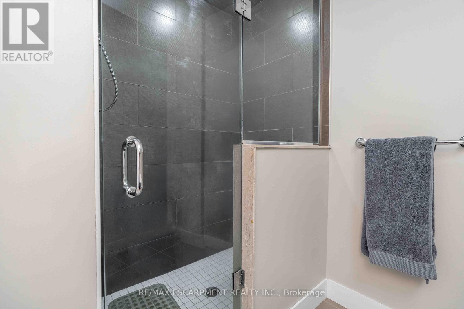 Photo 16 of 422 5317 Upper Middle Road, Burlington ON