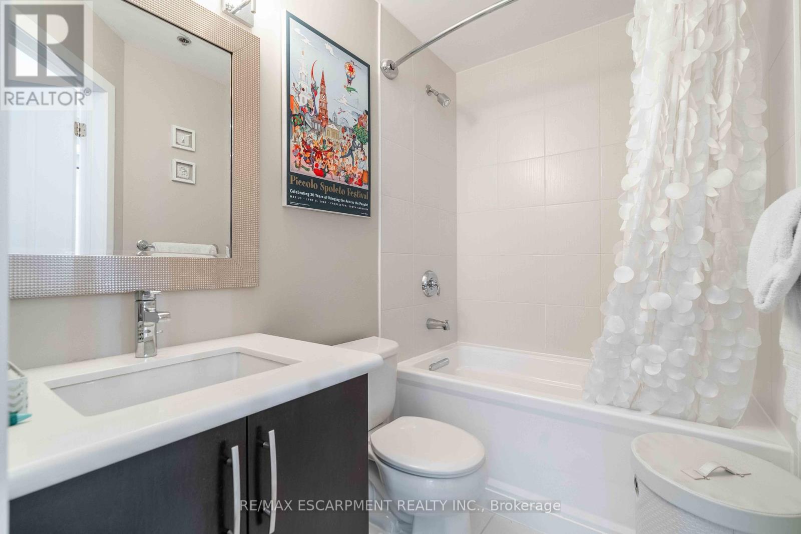 Photo 10 of 422 5317 Upper Middle Road, Burlington ON