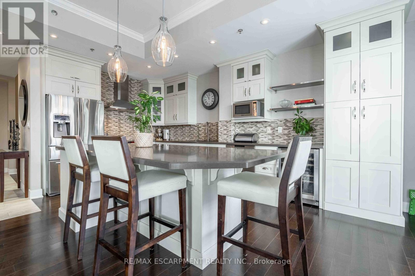 Photo 11 of 422 5317 Upper Middle Road, Burlington ON