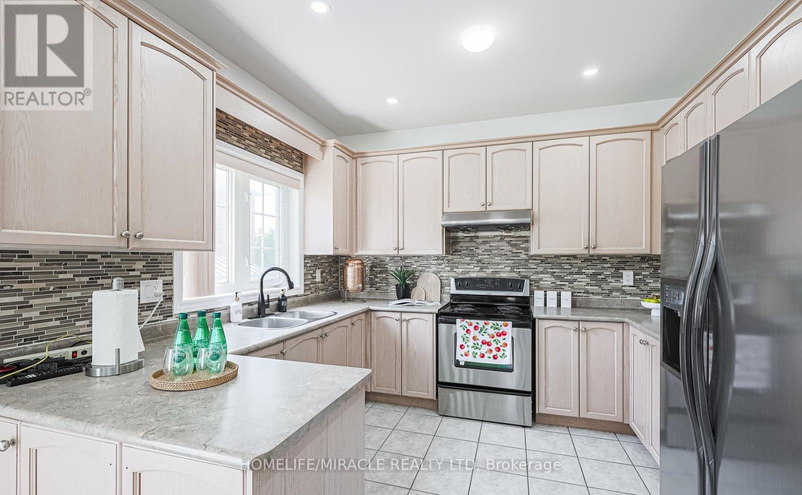 Photo 7 of 185 Mountainash Road, Brampton ON