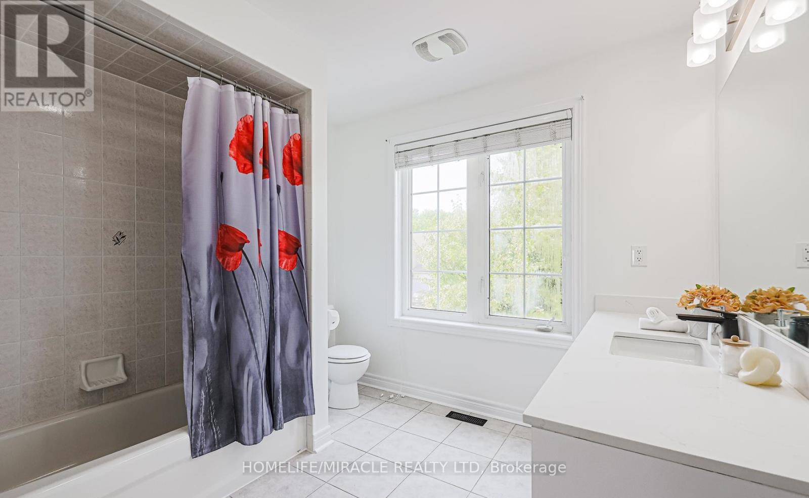Photo 6 of 185 Mountainash Road, Brampton ON