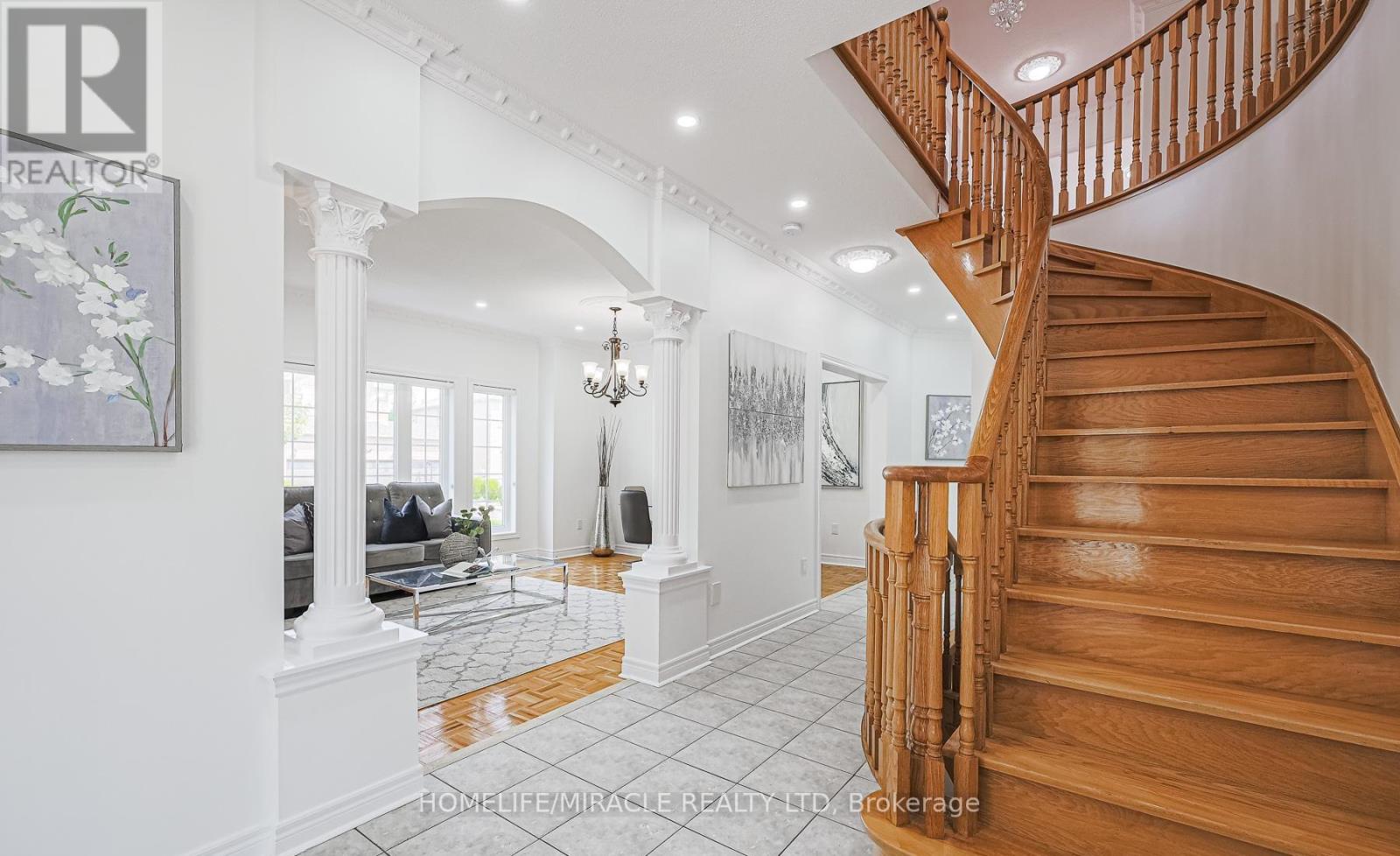 Photo 19 of 185 Mountainash Road, Brampton ON