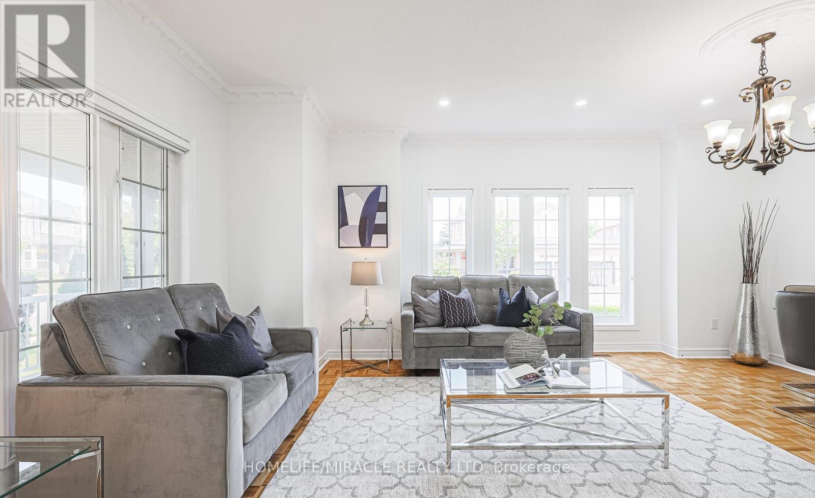 Photo 25 of 185 Mountainash Road, Brampton ON