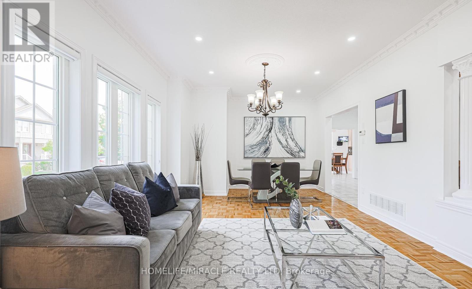 Photo 18 of 185 Mountainash Road, Brampton ON