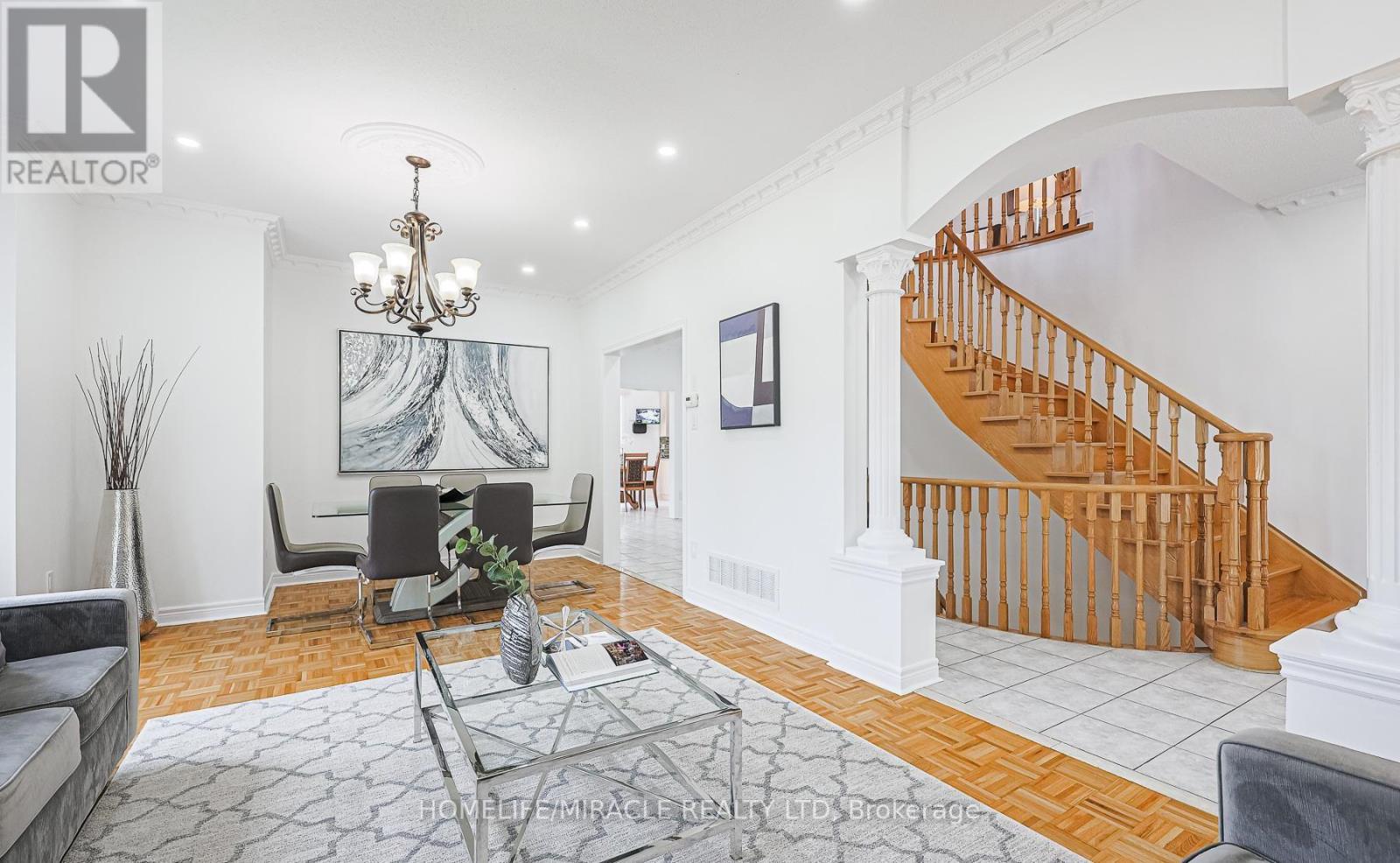 Photo 2 of 185 Mountainash Road, Brampton ON