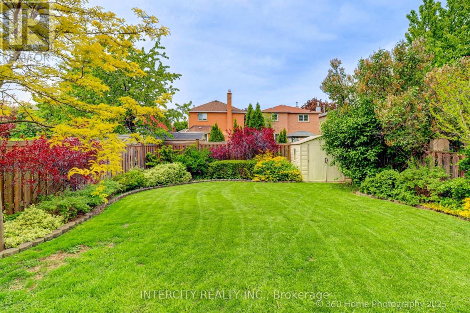 Photo 26 of 539 Langport Court, Mississauga ON