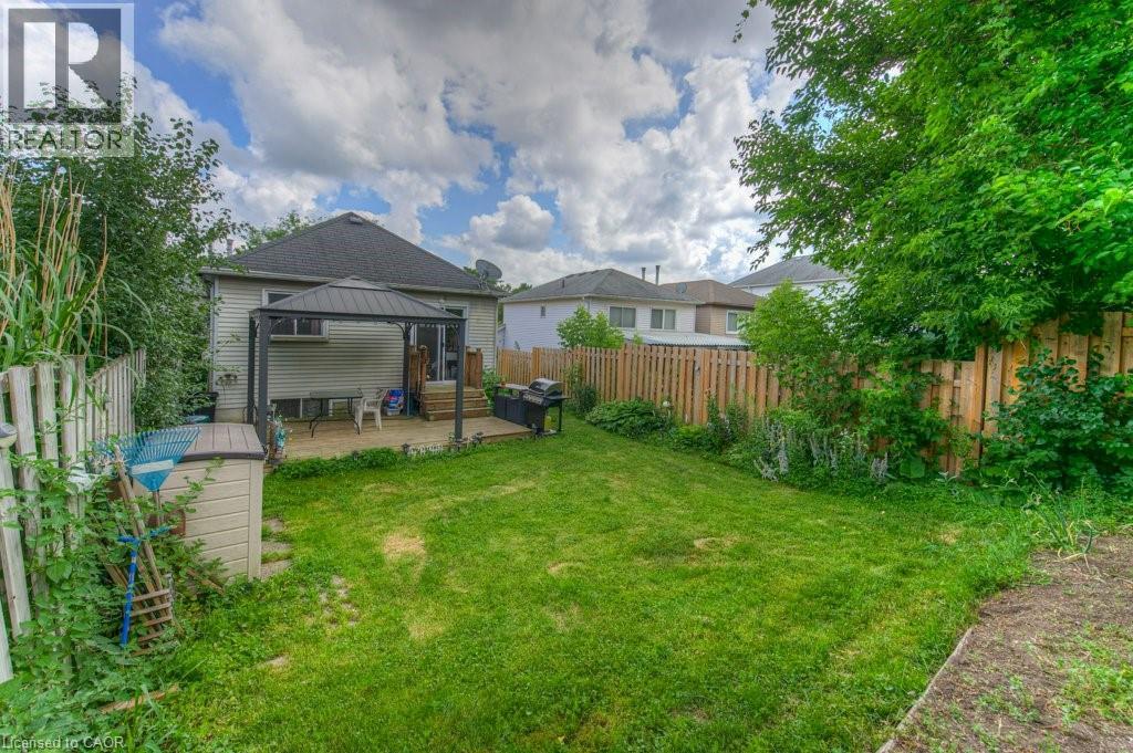 Photo 30 of 66 Daubigny Road, Brantford ON