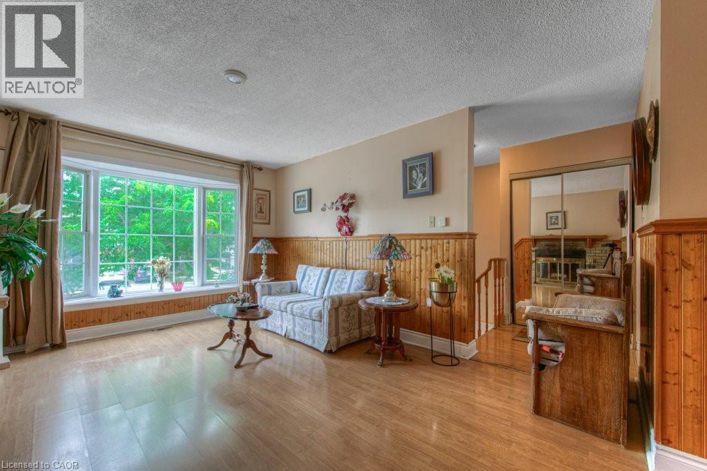 Photo 35 of 66 Daubigny Road, Brantford ON