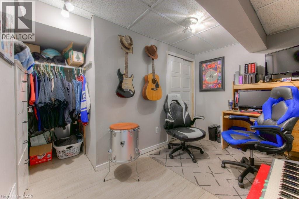 Photo 16 of 66 Daubigny Road, Brantford ON