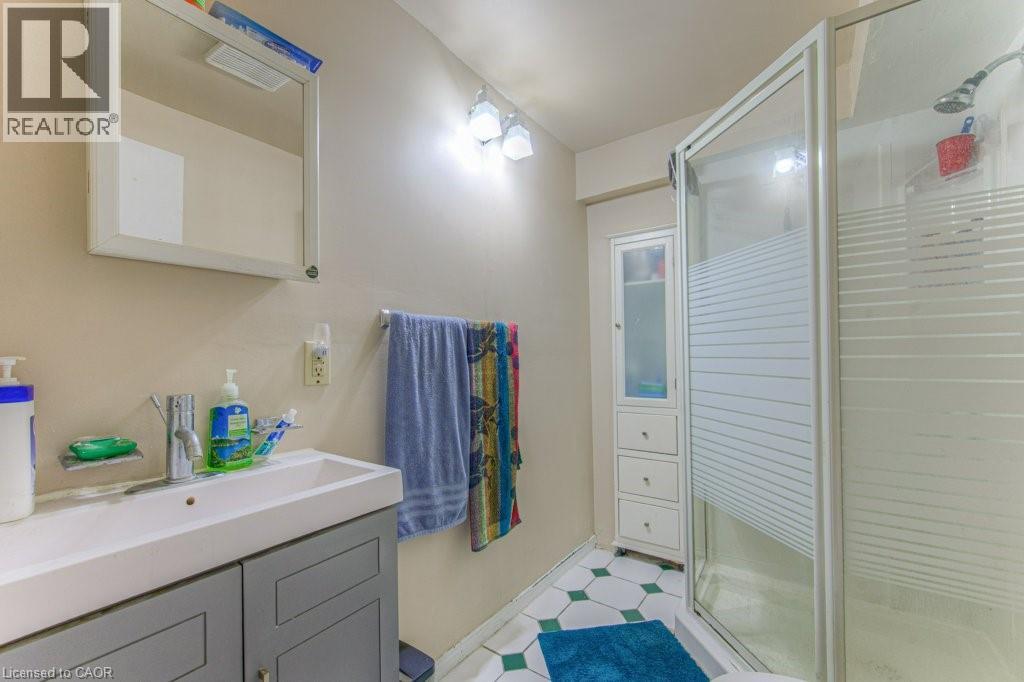 Photo 15 of 66 Daubigny Road, Brantford ON