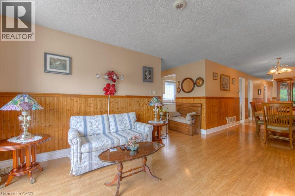 Photo 31 of 66 Daubigny Road, Brantford ON
