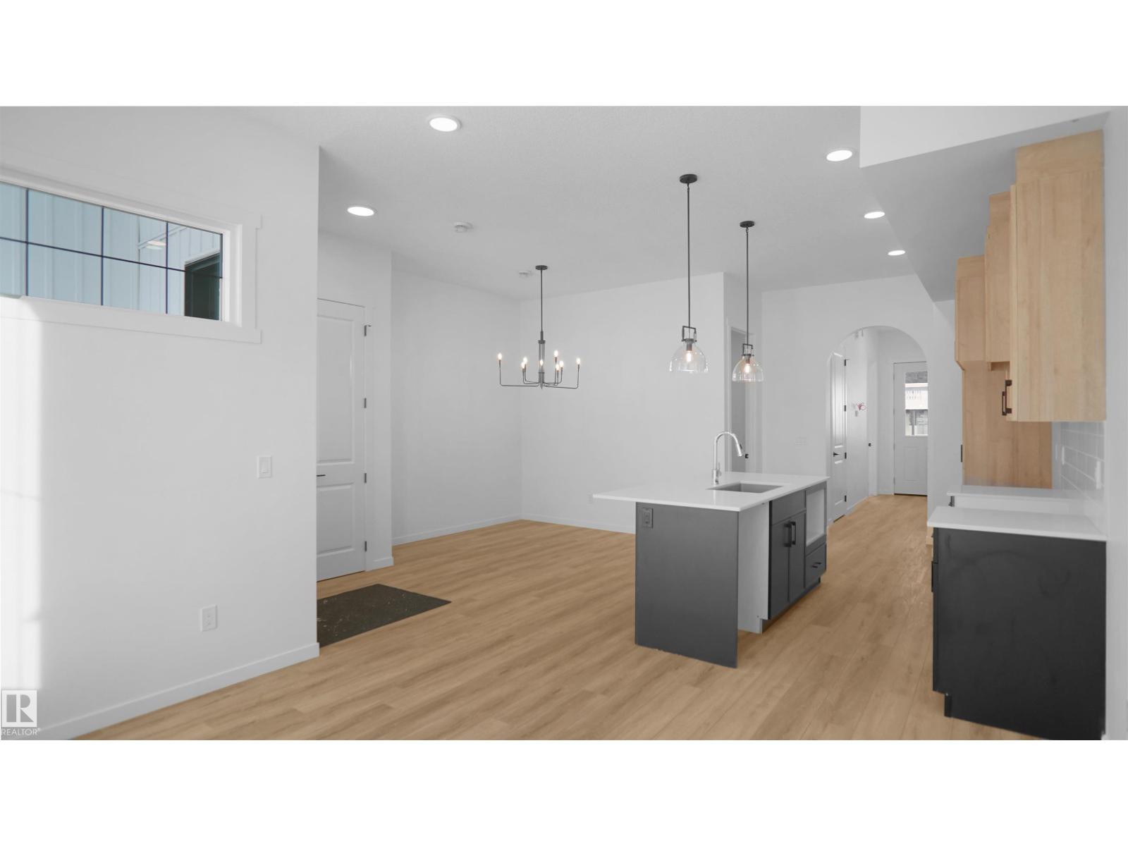 Photo 9 of 7507 Observer Ln Nw, Edmonton AB