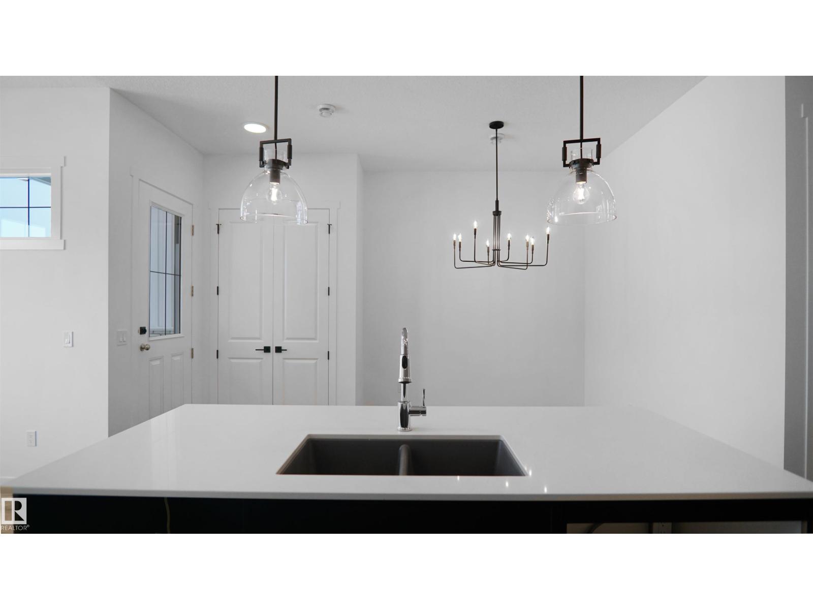 Photo 11 of 7507 Observer Ln Nw, Edmonton AB