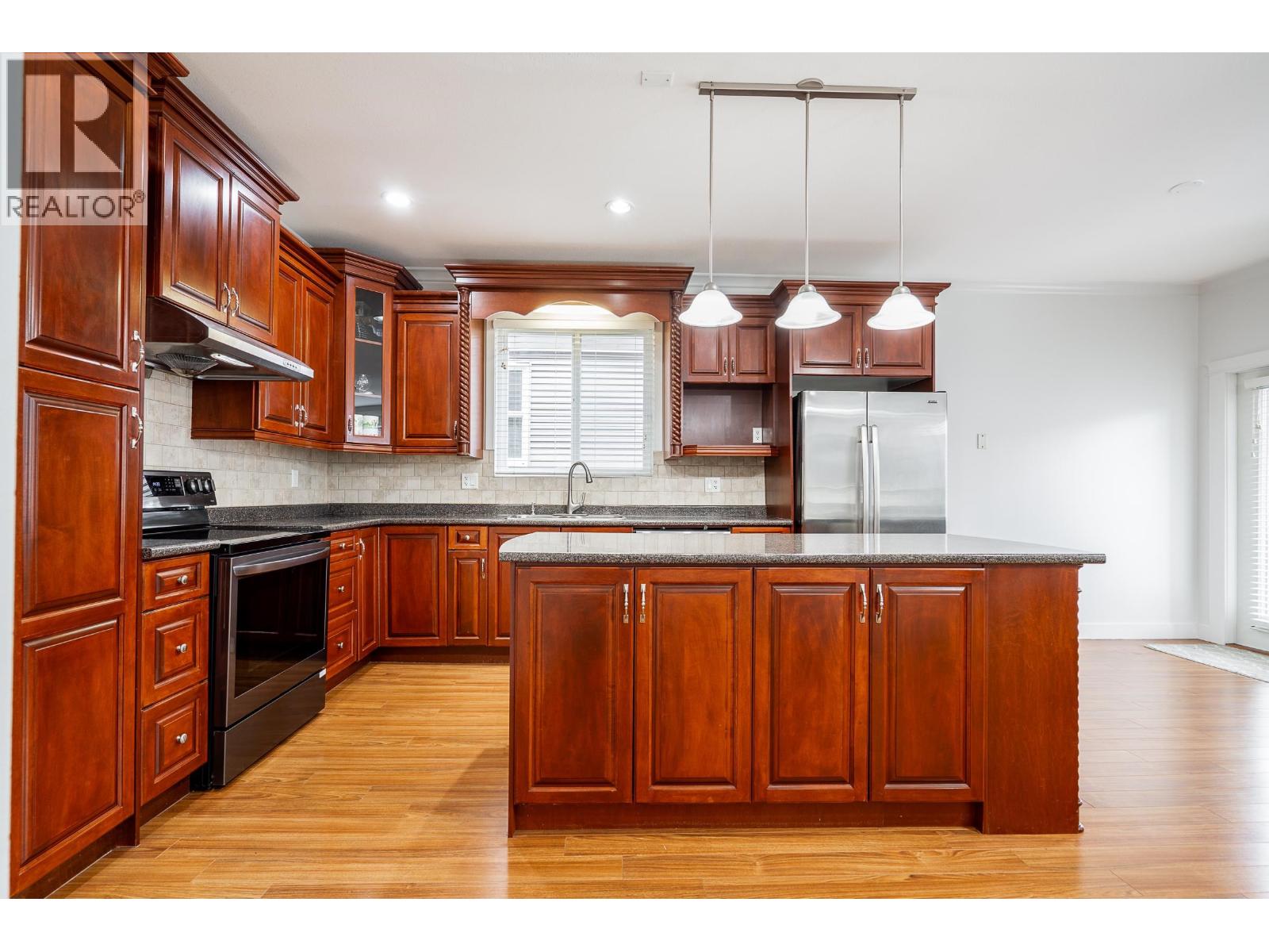 Photo 13 of 24280 102 Avenue, Maple Ridge BC