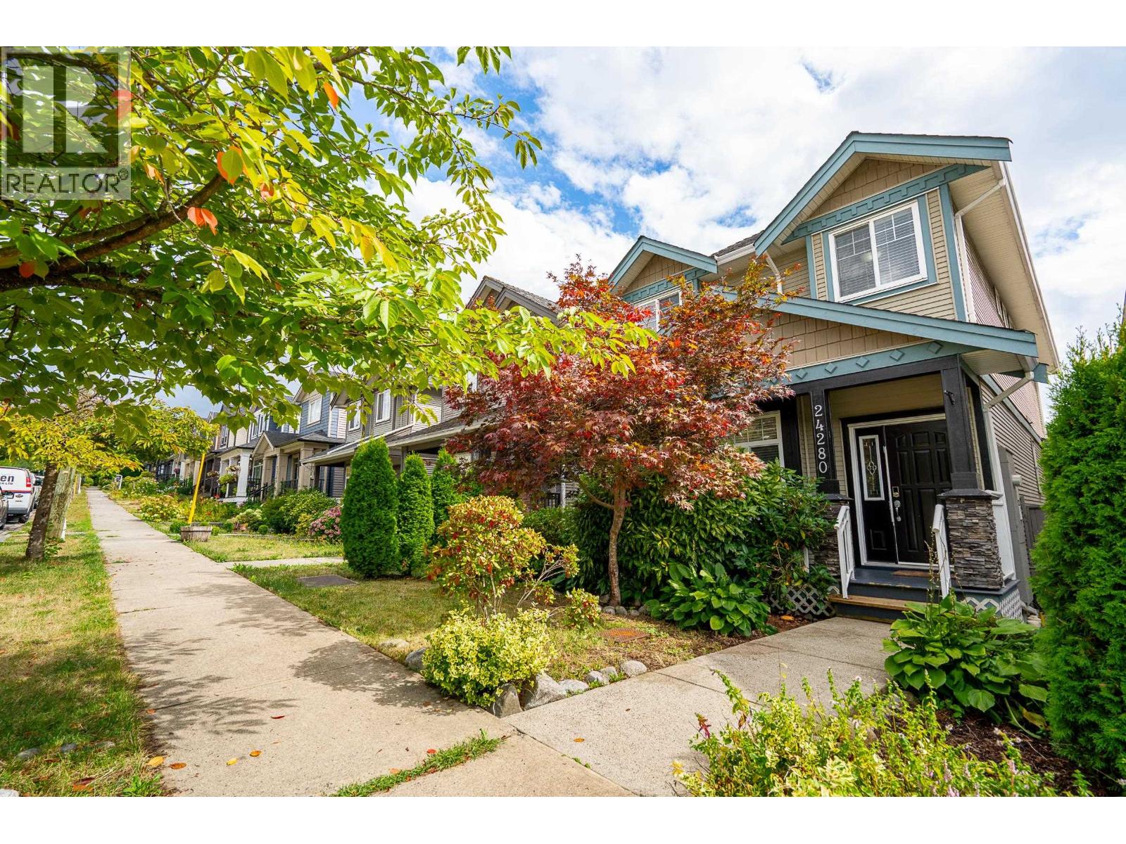 Photo 1 of 24280 102 Avenue, Maple Ridge BC