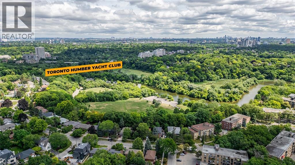Photo 4 of 25 Neighbourhood Lane Unit 310, Toronto ON