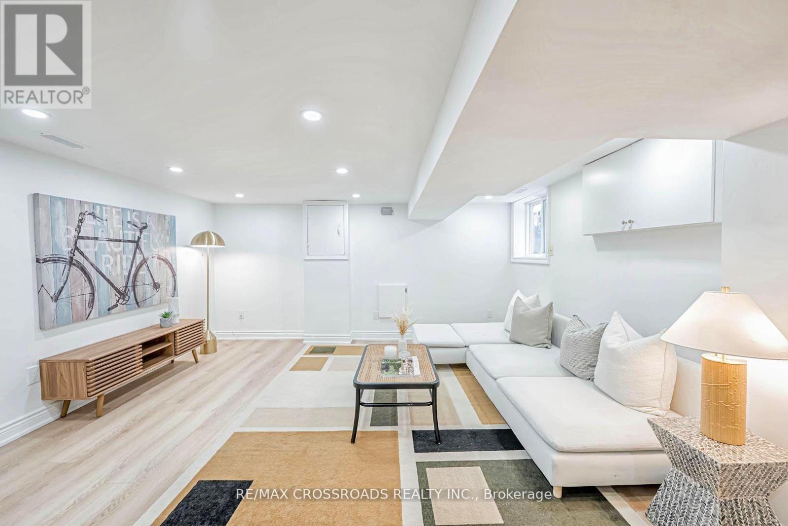 Photo 12 of 548 Glebeholme Boulevard, Toronto ON