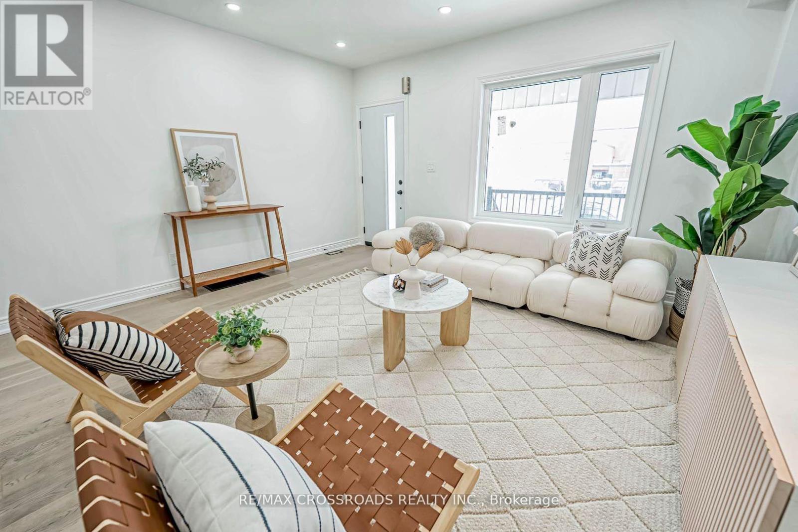 Photo 26 of 548 Glebeholme Boulevard, Toronto ON