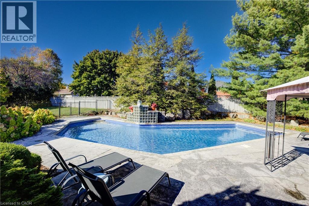 Photo 35 of 592 Manorwood Court, Waterloo ON