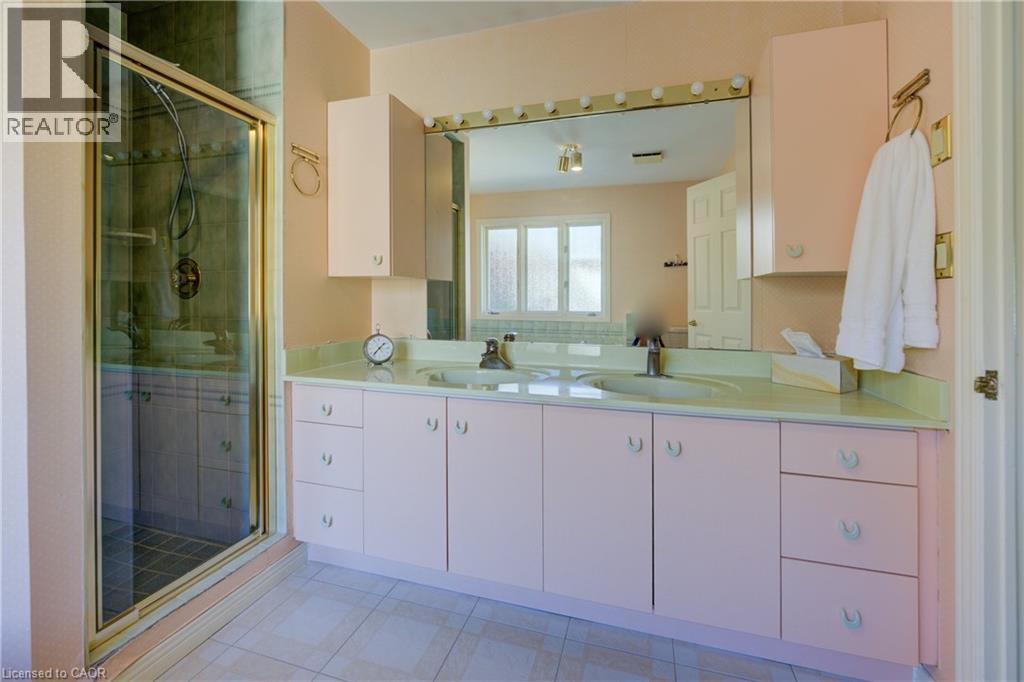 Photo 22 of 592 Manorwood Court, Waterloo ON